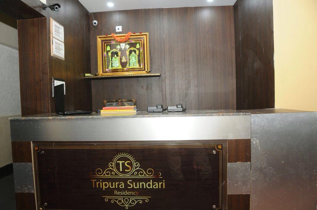 Tripura Sundari Residency Hotel Madanapalle Bagian luar foto