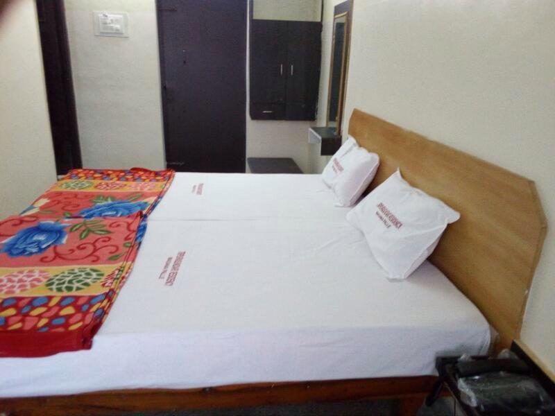 Tripura Sundari Residency Hotel Madanapalle Bagian luar foto