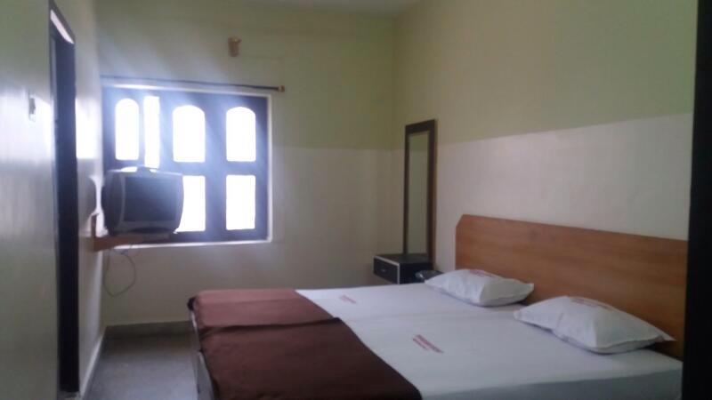 Tripura Sundari Residency Hotel Madanapalle Bagian luar foto